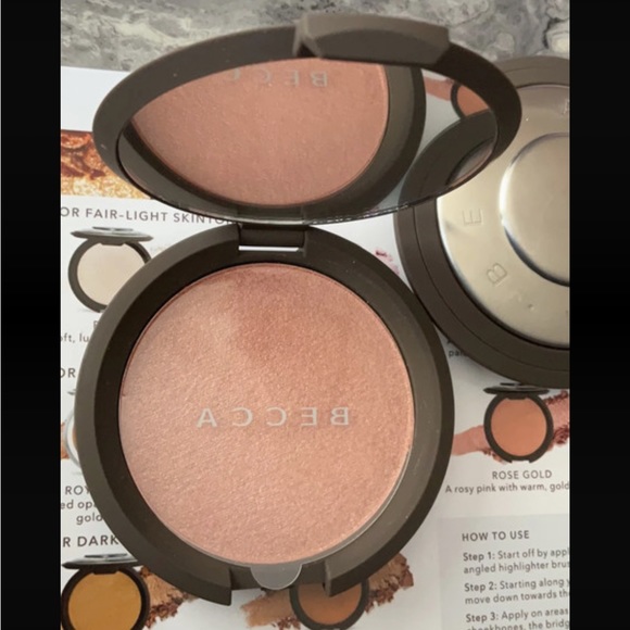 New rare Becca Shimmering skin perfector highlighter in Rose Gold - Picture 2 of 5